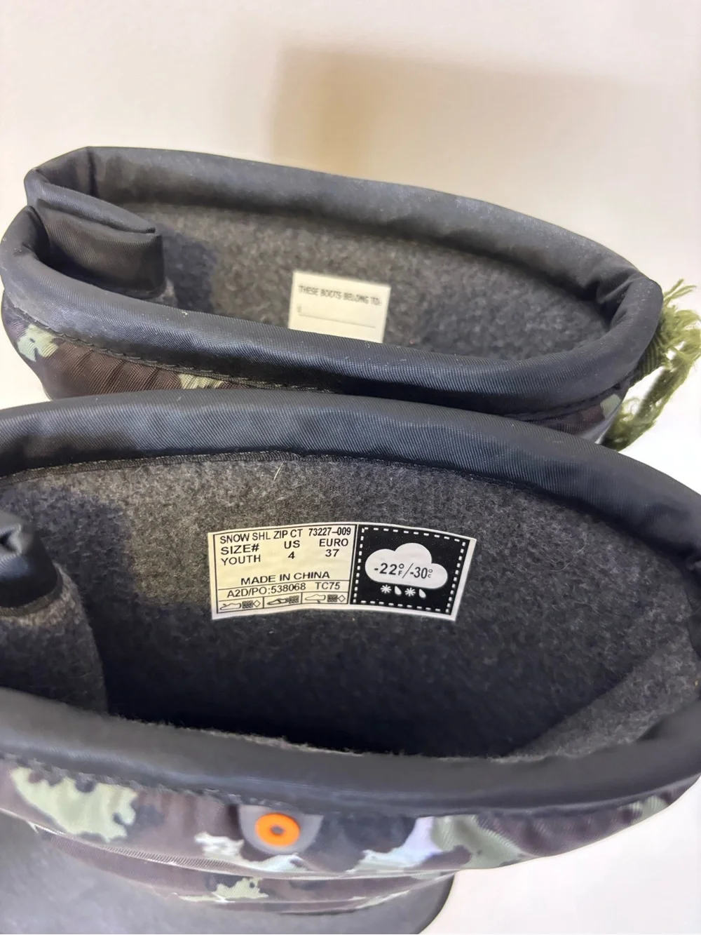 Bogs Kids Black and Olive Camo Insulated Winter Waterproof Boots Youth 4